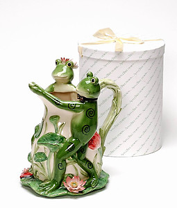 Frogs Dancing Tango Vase